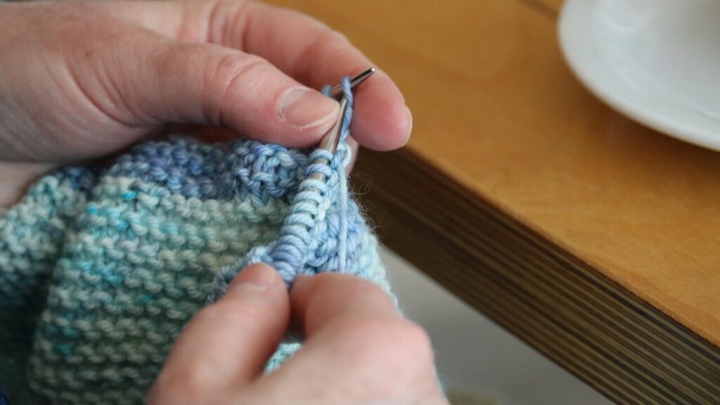 Ärmellose Weste Strickanleitung kostenlos – PDF zum Download